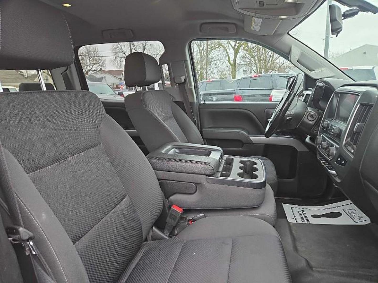 2018 RED /BLACK Chevrolet Silverado 2500HD LT Crew Cab 4WD (1GC1KVEG3JF) with an 6.0L V8 OHV 16V FFV engine, 6A transmission, located at 3304 Woodville Road, Northwood, OH, 43619, (419) 210-8019, 41.612694, -83.480743 - Photo#16