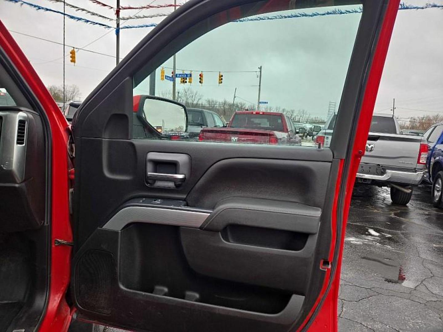 2018 RED /BLACK Chevrolet Silverado 2500HD LT Crew Cab 4WD (1GC1KVEG3JF) with an 6.0L V8 OHV 16V FFV engine, 6A transmission, located at 3304 Woodville Road, Northwood, OH, 43619, (419) 210-8019, 41.612694, -83.480743 - Photo#15