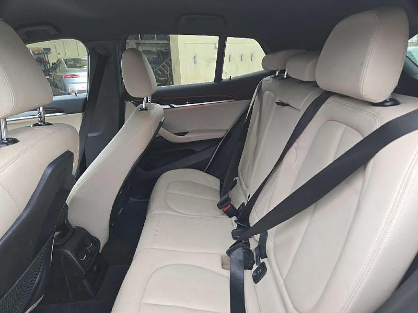 2018 WHITE /TAN BMW X2 xDrive28i (WBXYJ5C38JE) with an 2.0L L4 DOHC 16V engine, 8A transmission, located at 3304 Woodville Road, Northwood, OH, 43619, (419) 210-8019, 41.612694, -83.480743 - Photo#11