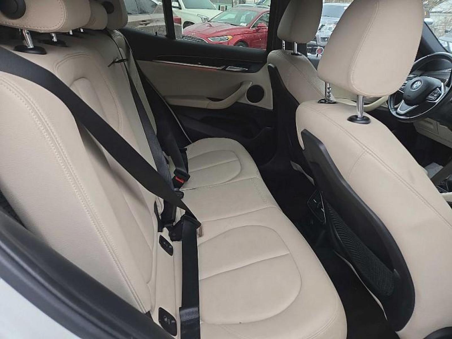 2018 WHITE /TAN BMW X2 xDrive28i (WBXYJ5C38JE) with an 2.0L L4 DOHC 16V engine, 8A transmission, located at 3304 Woodville Road, Northwood, OH, 43619, (419) 210-8019, 41.612694, -83.480743 - Photo#14