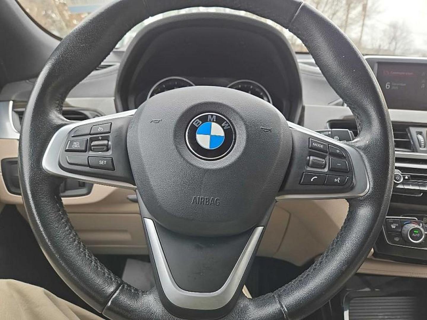 2018 WHITE /TAN BMW X2 xDrive28i (WBXYJ5C38JE) with an 2.0L L4 DOHC 16V engine, 8A transmission, located at 3304 Woodville Road, Northwood, OH, 43619, (419) 210-8019, 41.612694, -83.480743 - Photo#19