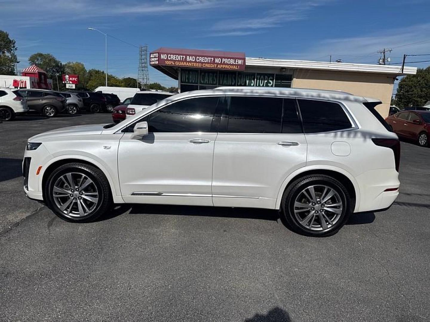 2020 White Cadillac XT6 Premium Luxury (1GYKPCRS7LZ) with an 3.6L V6 DOHC 24V engine, 9A transmission, located at 3304 Woodville Road, Northwood, OH, 43619, (419) 210-8019, 41.612694, -83.480743 - Photo#1