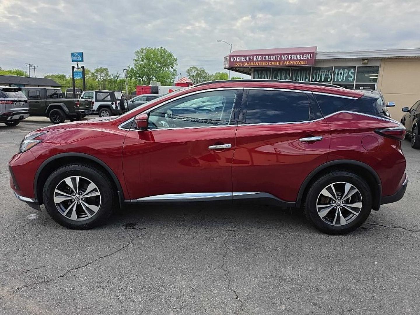 2021 RED /BLACK Nissan Murano SV AWD (5N1AZ2BS2MC) with an 3.5L V6 DOHC 24V engine, CVT transmission, located at 3304 Woodville Road, Northwood, OH, 43619, (419) 210-8019, 41.612694, -83.480743 - Your #1 Destination for Auto Loans and mdash;No Matter Your Credit!At our dealership, we believe everyone deserves the opportunity to drive their dream car and mdash;whether you have good credit, bad credit, or no credit at all. With a wide selection of hundreds of cars, trucks, and SUVs, you'll fin - Photo#51