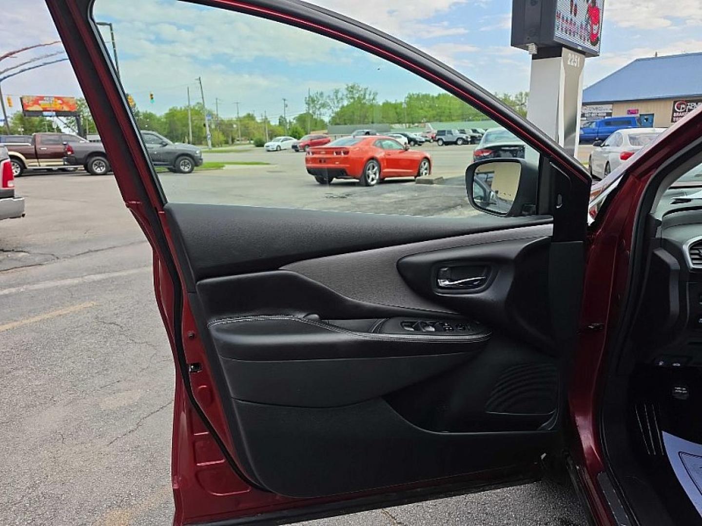 2021 RED /BLACK Nissan Murano SV AWD (5N1AZ2BS2MC) with an 3.5L V6 DOHC 24V engine, CVT transmission, located at 3304 Woodville Road, Northwood, OH, 43619, (419) 210-8019, 41.612694, -83.480743 - Your #1 Destination for Auto Loans and mdash;No Matter Your Credit!At our dealership, we believe everyone deserves the opportunity to drive their dream car and mdash;whether you have good credit, bad credit, or no credit at all. With a wide selection of hundreds of cars, trucks, and SUVs, you'll fin - Photo#58