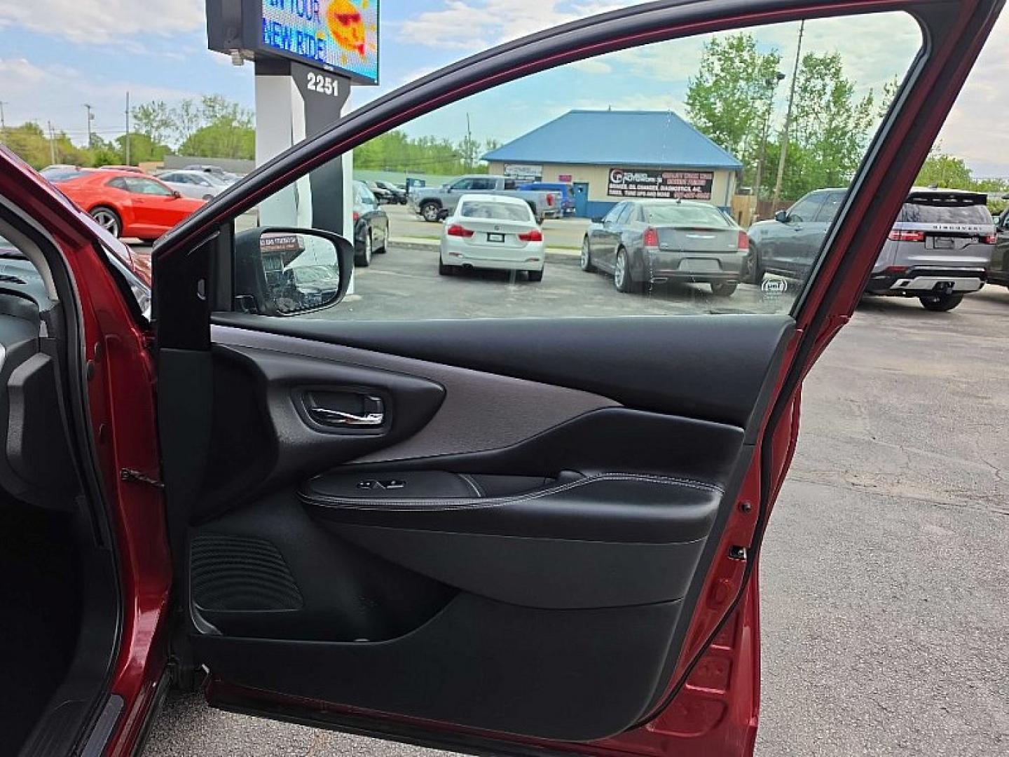 2021 RED /BLACK Nissan Murano SV AWD (5N1AZ2BS2MC) with an 3.5L V6 DOHC 24V engine, CVT transmission, located at 3304 Woodville Road, Northwood, OH, 43619, (419) 210-8019, 41.612694, -83.480743 - Your #1 Destination for Auto Loans and mdash;No Matter Your Credit!At our dealership, we believe everyone deserves the opportunity to drive their dream car and mdash;whether you have good credit, bad credit, or no credit at all. With a wide selection of hundreds of cars, trucks, and SUVs, you'll fin - Photo#40
