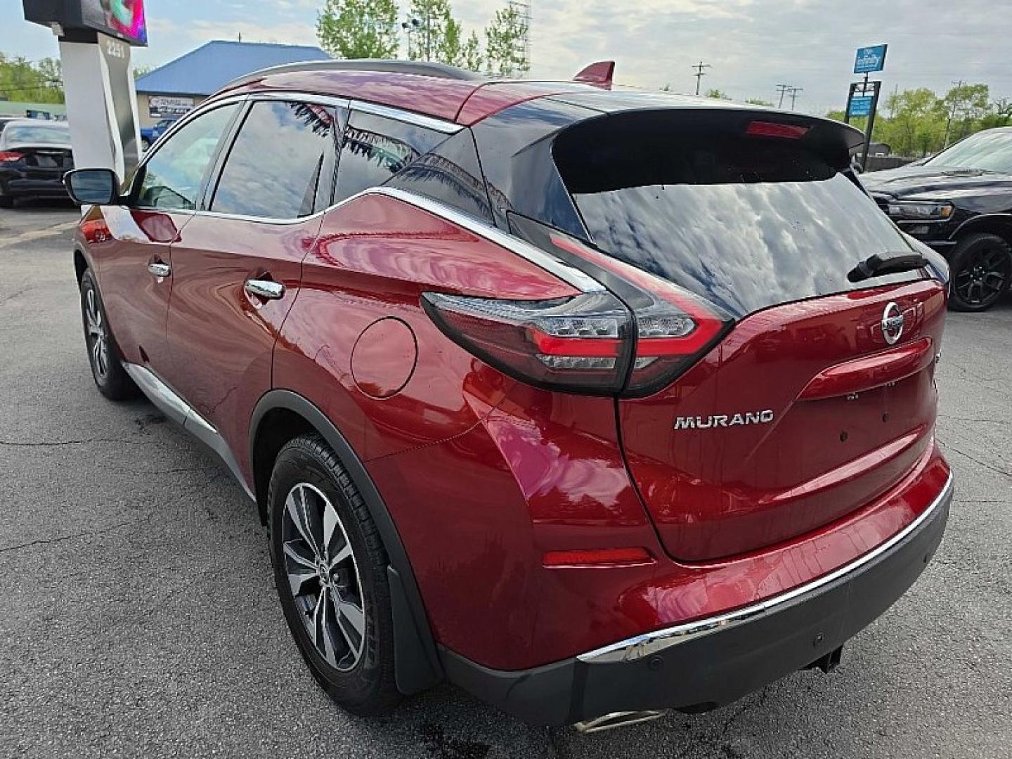 2021 RED /BLACK Nissan Murano SV AWD (5N1AZ2BS2MC) with an 3.5L V6 DOHC 24V engine, CVT transmission, located at 3304 Woodville Road, Northwood, OH, 43619, (419) 210-8019, 41.612694, -83.480743 - Your #1 Destination for Auto Loans and mdash;No Matter Your Credit!At our dealership, we believe everyone deserves the opportunity to drive their dream car and mdash;whether you have good credit, bad credit, or no credit at all. With a wide selection of hundreds of cars, trucks, and SUVs, you'll fin - Photo#52