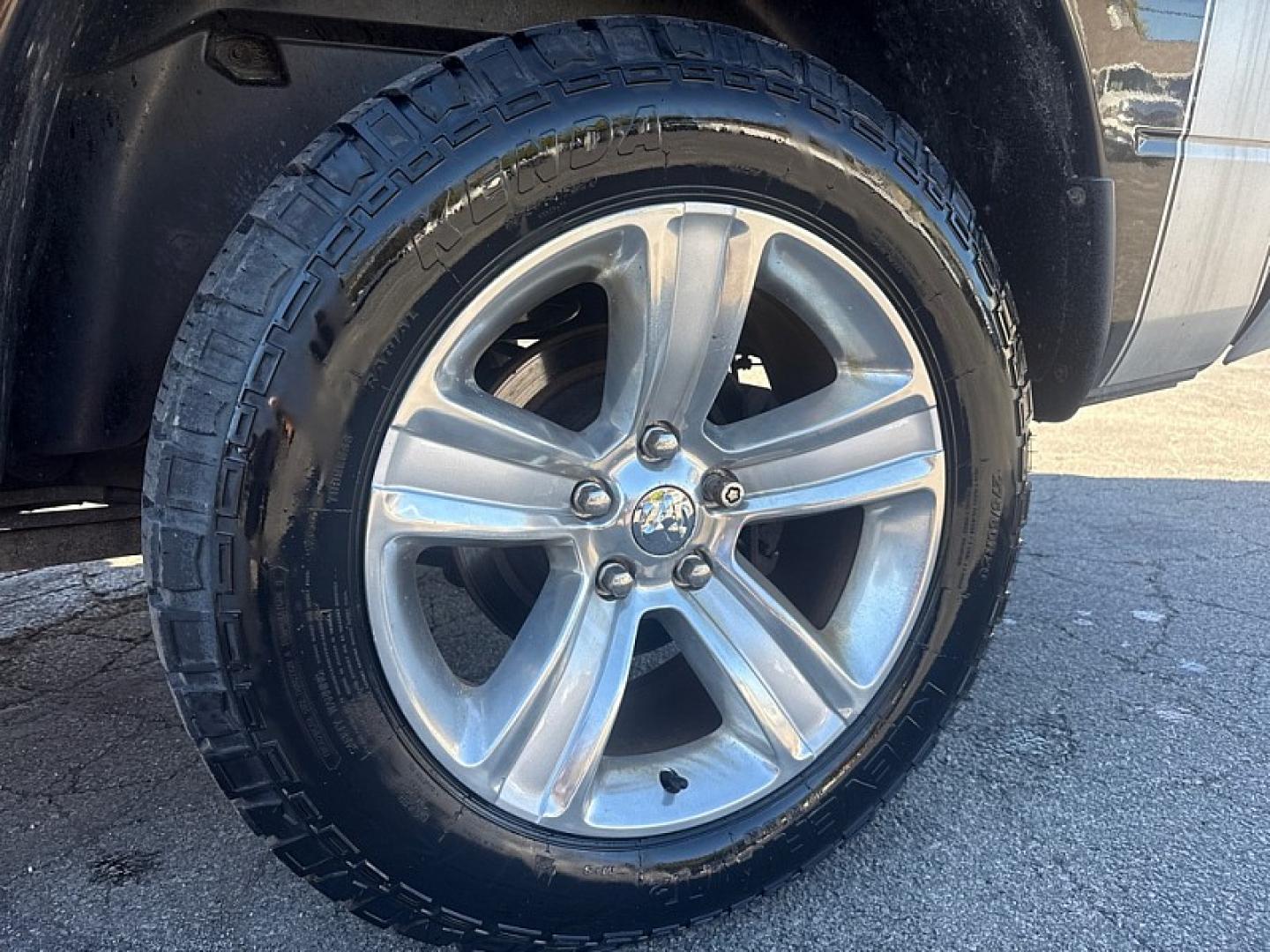 2013 BROWN /GRAY RAM 1500 SLT Quad Cab 4WD (1C6RR7GT9DS) with an 5.7L V8 OHV 16V engine, 6-Speed Automatic transmission, located at 3304 Woodville Road, Northwood, OH, 43619, (419) 210-8019, 41.612694, -83.480743 - Your #1 Destination for Auto Loans and mdash;No Matter Your Credit!At our dealership, we believe everyone deserves the opportunity to drive their dream car and mdash;whether you have good credit, bad credit, or no credit at all. With a wide selection of hundreds of cars, trucks, and SUVs, you'll fin- Photo#16