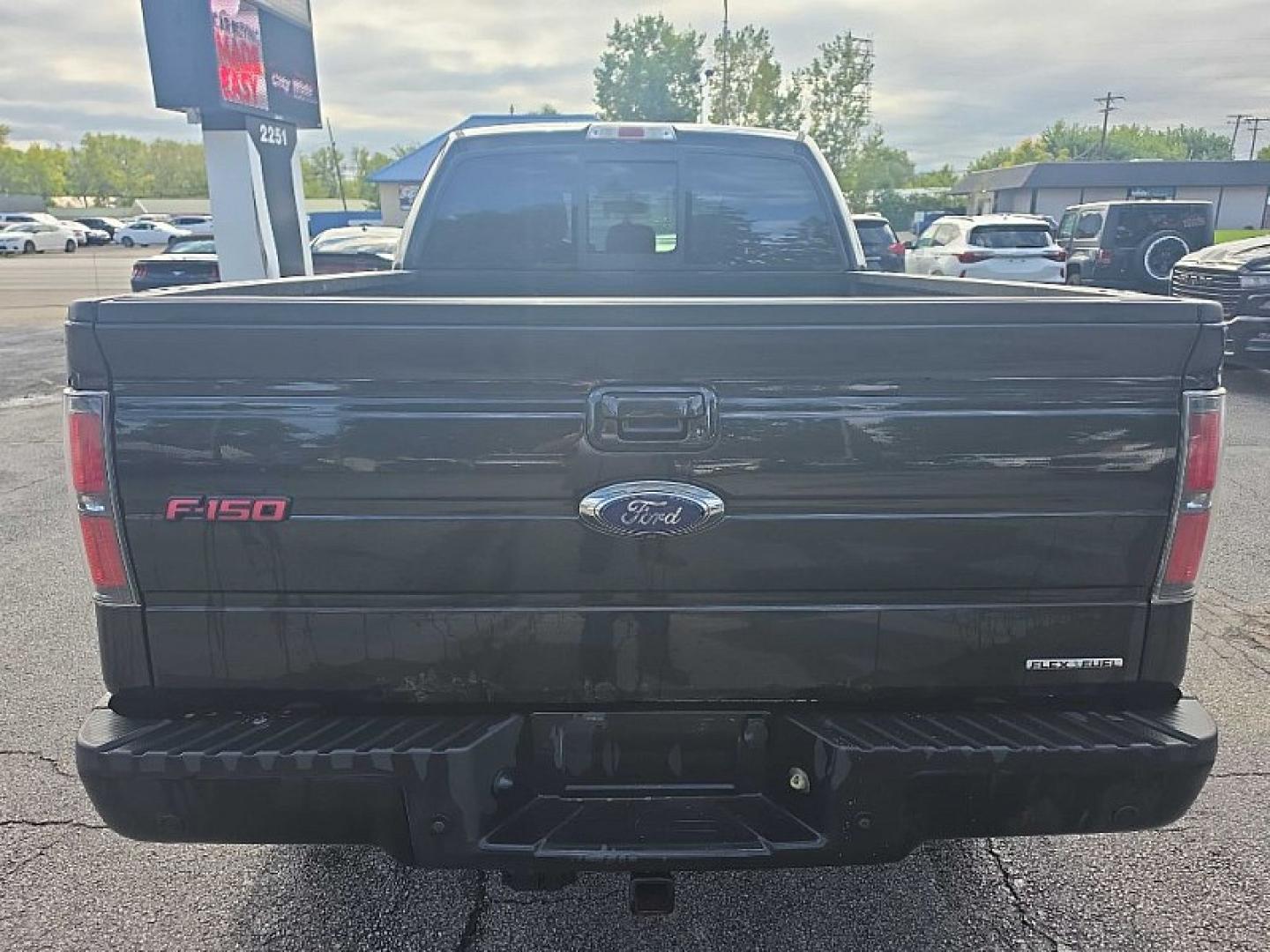 2013 BLACK /BLACK Ford F-150 XLT SuperCrew 6.5-ft. Bed 4WD (1FTFW1EF2DF) with an 5.0L V8 engine, 6-Speed Automatic transmission, located at 3304 Woodville Road, Northwood, OH, 43619, (419) 210-8019, 41.612694, -83.480743 - Your #1 Destination for Auto Loans and mdash;No Matter Your Credit!At our dealership, we believe everyone deserves the opportunity to drive their dream car and mdash;whether you have good credit, bad credit, or no credit at all. With a wide selection of hundreds of cars, trucks, and SUVs, you'll fin- Photo#3