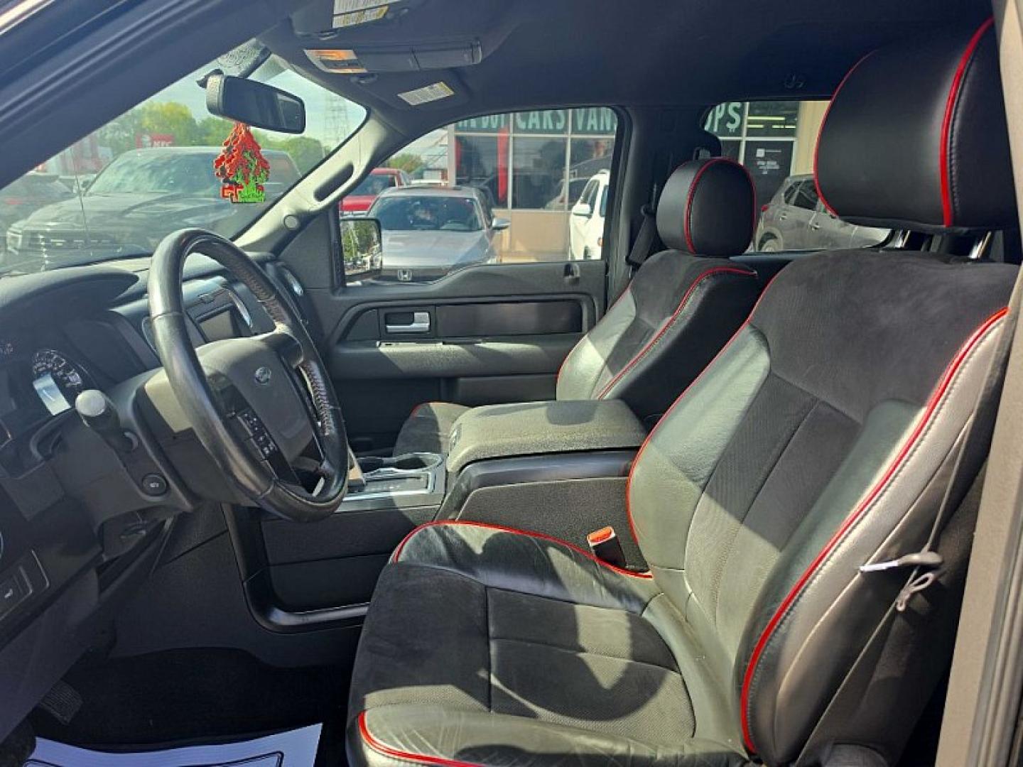 2013 BLACK /BLACK Ford F-150 XLT SuperCrew 6.5-ft. Bed 4WD (1FTFW1EF2DF) with an 5.0L V8 engine, 6-Speed Automatic transmission, located at 3304 Woodville Road, Northwood, OH, 43619, (419) 210-8019, 41.612694, -83.480743 - Your #1 Destination for Auto Loans and mdash;No Matter Your Credit!At our dealership, we believe everyone deserves the opportunity to drive their dream car and mdash;whether you have good credit, bad credit, or no credit at all. With a wide selection of hundreds of cars, trucks, and SUVs, you'll fin- Photo#9