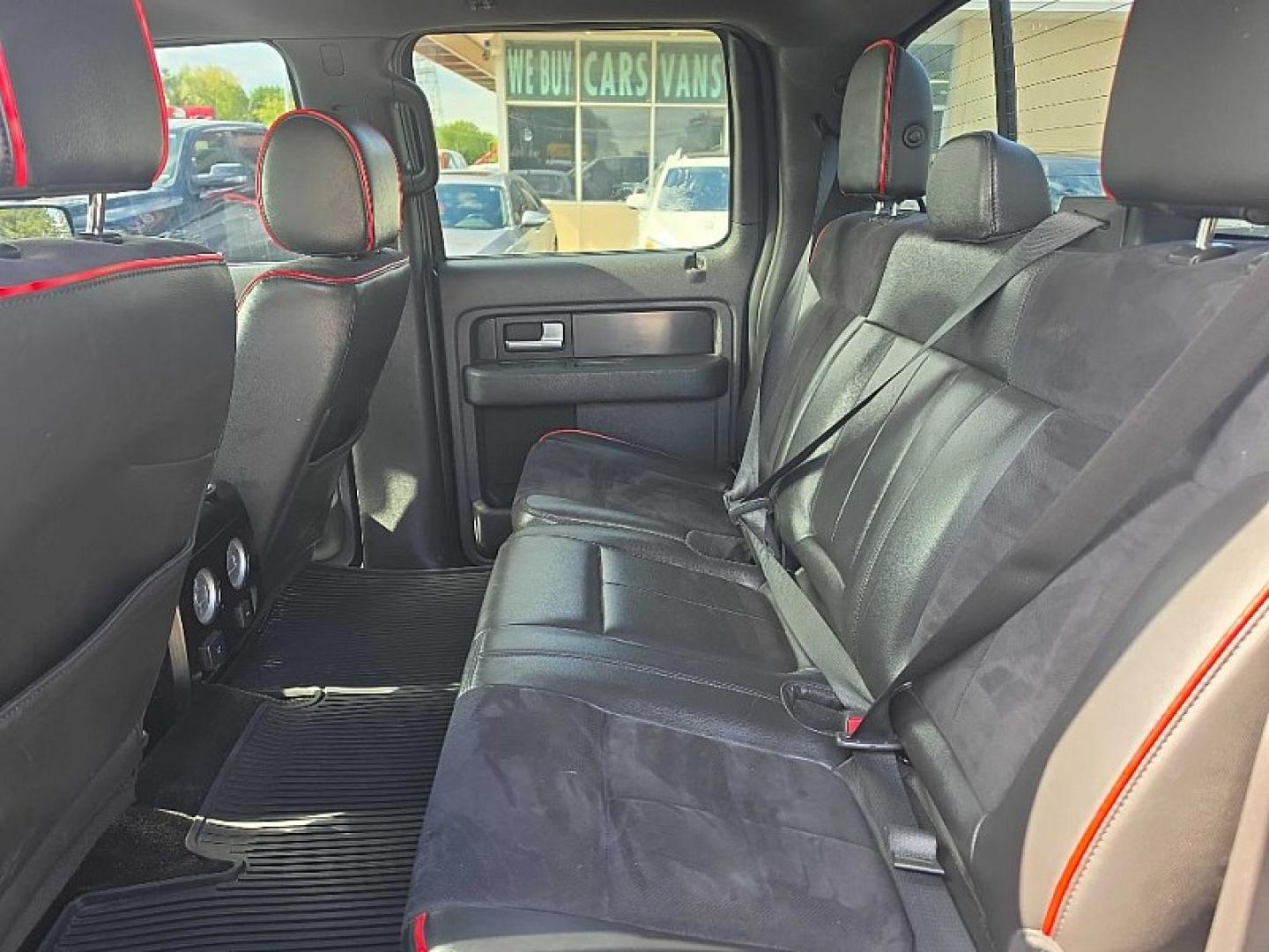 2013 BLACK /BLACK Ford F-150 XLT SuperCrew 6.5-ft. Bed 4WD (1FTFW1EF2DF) with an 5.0L V8 engine, 6-Speed Automatic transmission, located at 3304 Woodville Road, Northwood, OH, 43619, (419) 210-8019, 41.612694, -83.480743 - Your #1 Destination for Auto Loans and mdash;No Matter Your Credit!At our dealership, we believe everyone deserves the opportunity to drive their dream car and mdash;whether you have good credit, bad credit, or no credit at all. With a wide selection of hundreds of cars, trucks, and SUVs, you'll fin- Photo#12