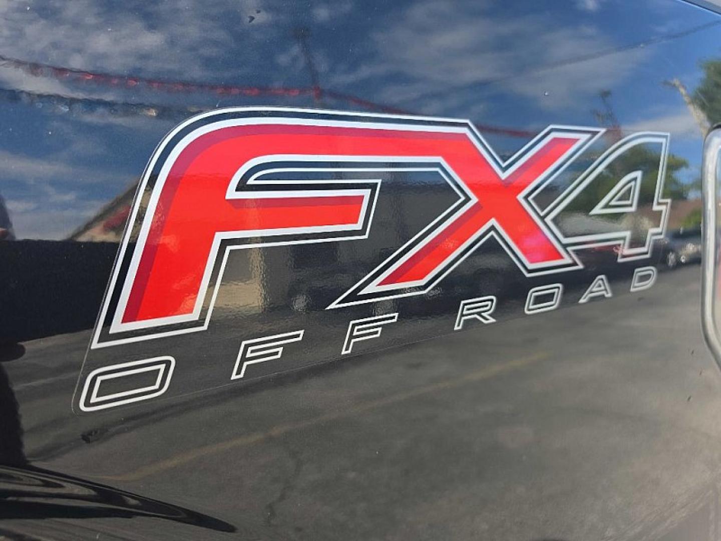 2013 BLACK /BLACK Ford F-150 XLT SuperCrew 6.5-ft. Bed 4WD (1FTFW1EF2DF) with an 5.0L V8 engine, 6-Speed Automatic transmission, located at 3304 Woodville Road, Northwood, OH, 43619, (419) 210-8019, 41.612694, -83.480743 - Your #1 Destination for Auto Loans and mdash;No Matter Your Credit!At our dealership, we believe everyone deserves the opportunity to drive their dream car and mdash;whether you have good credit, bad credit, or no credit at all. With a wide selection of hundreds of cars, trucks, and SUVs, you'll fin- Photo#13