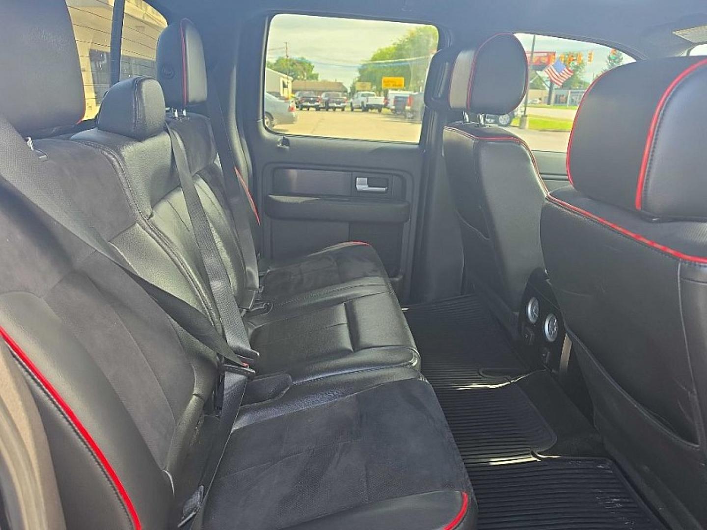 2013 BLACK /BLACK Ford F-150 XLT SuperCrew 6.5-ft. Bed 4WD (1FTFW1EF2DF) with an 5.0L V8 engine, 6-Speed Automatic transmission, located at 3304 Woodville Road, Northwood, OH, 43619, (419) 210-8019, 41.612694, -83.480743 - Your #1 Destination for Auto Loans and mdash;No Matter Your Credit!At our dealership, we believe everyone deserves the opportunity to drive their dream car and mdash;whether you have good credit, bad credit, or no credit at all. With a wide selection of hundreds of cars, trucks, and SUVs, you'll fin- Photo#15