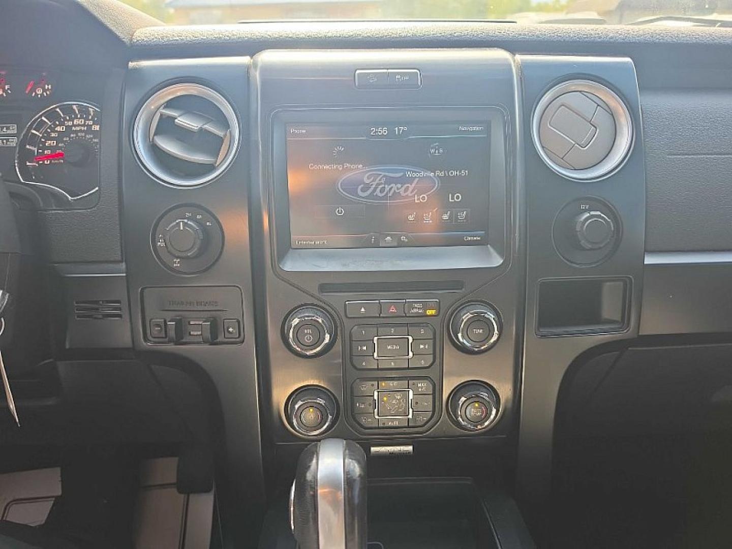 2013 BLACK /BLACK Ford F-150 XLT SuperCrew 6.5-ft. Bed 4WD (1FTFW1EF2DF) with an 5.0L V8 engine, 6-Speed Automatic transmission, located at 3304 Woodville Road, Northwood, OH, 43619, (419) 210-8019, 41.612694, -83.480743 - Your #1 Destination for Auto Loans and mdash;No Matter Your Credit!At our dealership, we believe everyone deserves the opportunity to drive their dream car and mdash;whether you have good credit, bad credit, or no credit at all. With a wide selection of hundreds of cars, trucks, and SUVs, you'll fin- Photo#21