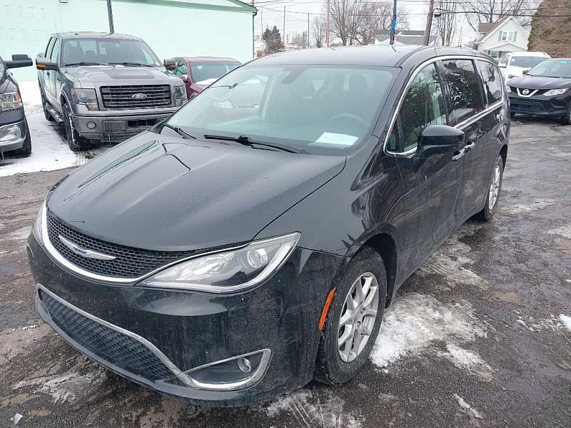 photo of 2020 Chrysler Pacifica 4d Wagon Touring