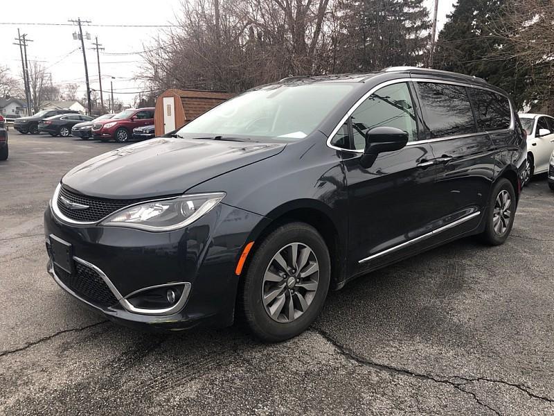 photo of 2019 Chrysler Pacifica 4d Wagon Touring L Plus