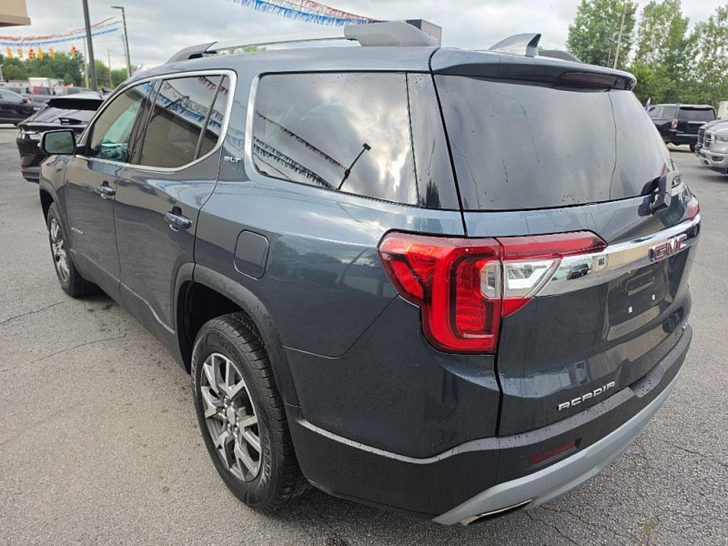 2020 GRAY /BLACK GMC Acadia SLT-1 AWD (1GKKNUL47LZ) with an 2.0L L4 DOHC 16V TURBO engine, 6A transmission, located at 3304 Woodville Road, Northwood, OH, 43619, (419) 210-8019, 41.612694, -83.480743 - Your #1 Destination for Auto Loans and mdash;No Matter Your Credit!At our dealership, we believe everyone deserves the opportunity to drive their dream car and mdash;whether you have good credit, bad credit, or no credit at all. With a wide selection of hundreds of cars, trucks, and SUVs, you'll fin- Photo#0