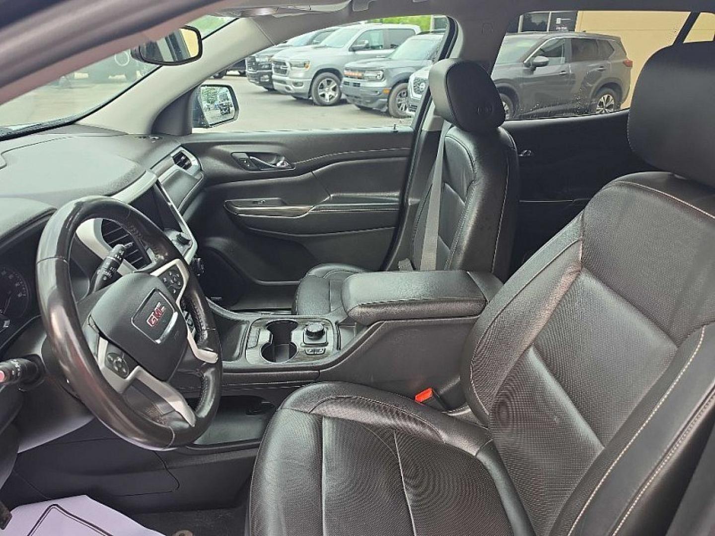 2020 GRAY /BLACK GMC Acadia SLT-1 AWD (1GKKNUL47LZ) with an 2.0L L4 DOHC 16V TURBO engine, 6A transmission, located at 3304 Woodville Road, Northwood, OH, 43619, (419) 210-8019, 41.612694, -83.480743 - Your #1 Destination for Auto Loans and mdash;No Matter Your Credit!At our dealership, we believe everyone deserves the opportunity to drive their dream car and mdash;whether you have good credit, bad credit, or no credit at all. With a wide selection of hundreds of cars, trucks, and SUVs, you'll fin- Photo#9