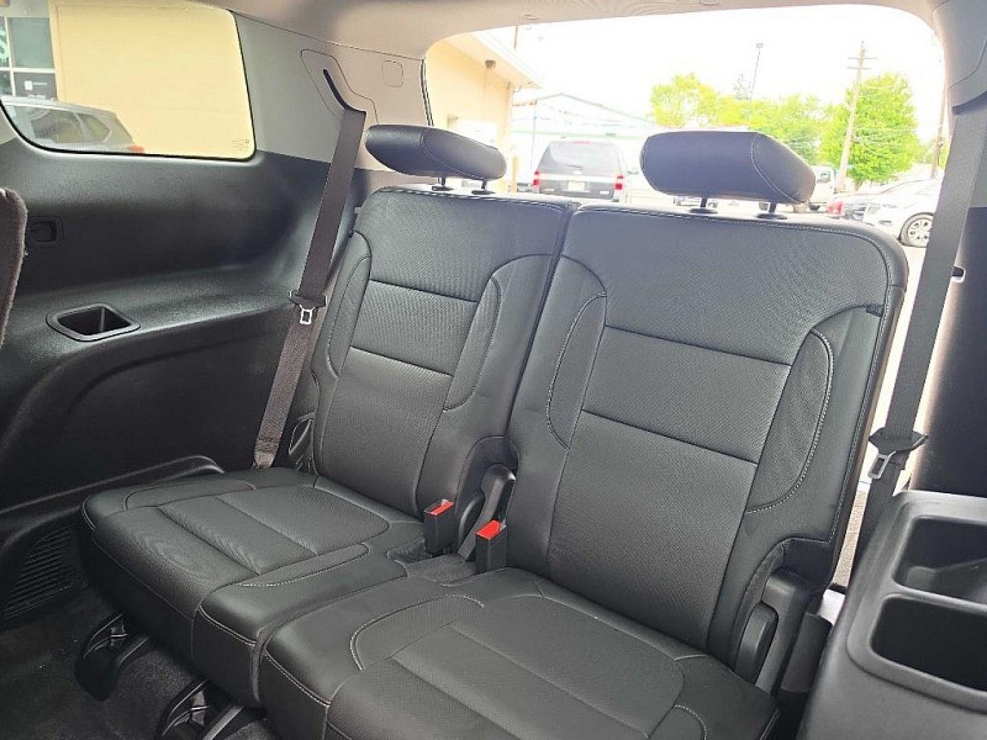 2020 GRAY /BLACK GMC Acadia SLT-1 AWD (1GKKNUL47LZ) with an 2.0L L4 DOHC 16V TURBO engine, 6A transmission, located at 3304 Woodville Road, Northwood, OH, 43619, (419) 210-8019, 41.612694, -83.480743 - Your #1 Destination for Auto Loans and mdash;No Matter Your Credit!At our dealership, we believe everyone deserves the opportunity to drive their dream car and mdash;whether you have good credit, bad credit, or no credit at all. With a wide selection of hundreds of cars, trucks, and SUVs, you'll fin- Photo#11