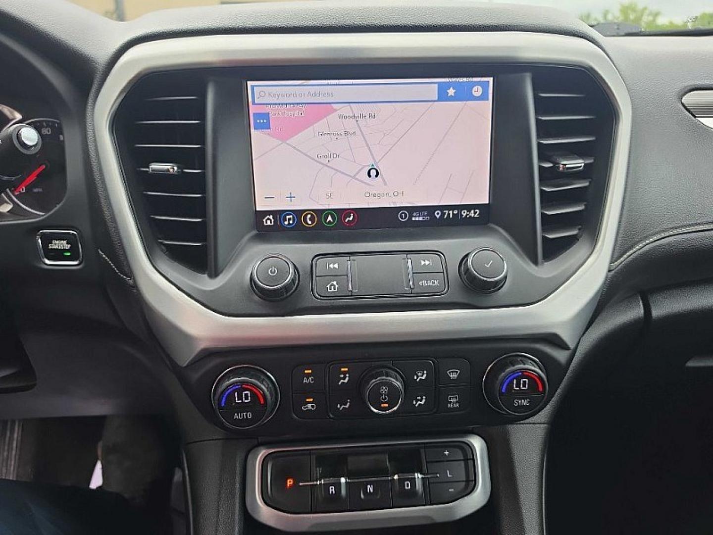 2020 GRAY /BLACK GMC Acadia SLT-1 AWD (1GKKNUL47LZ) with an 2.0L L4 DOHC 16V TURBO engine, 6A transmission, located at 3304 Woodville Road, Northwood, OH, 43619, (419) 210-8019, 41.612694, -83.480743 - Your #1 Destination for Auto Loans and mdash;No Matter Your Credit!At our dealership, we believe everyone deserves the opportunity to drive their dream car and mdash;whether you have good credit, bad credit, or no credit at all. With a wide selection of hundreds of cars, trucks, and SUVs, you'll fin- Photo#21