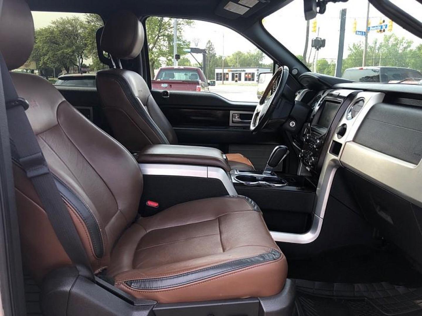 2014 WHITE /BROWN Ford F-150 FX4 SuperCrew 5.5-ft. Bed 4WD (1FTFW1ET1EF) with an 3.5L V6 TURBO engine, 6-Speed Automatic transmission, located at 3304 Woodville Road, Northwood, OH, 43619, (419) 210-8019, 41.612694, -83.480743 - Your #1 Destination for Auto Loans and mdash;No Matter Your Credit!At our dealership, we believe everyone deserves the opportunity to drive their dream car and mdash;whether you have good credit, bad credit, or no credit at all. With a wide selection of hundreds of cars, trucks, and SUVs, you'll fin - Photo#15