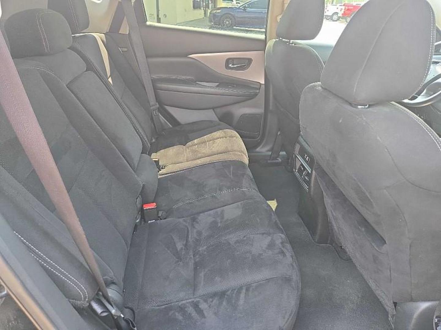 2019 BLACK /BLACK Nissan Murano Platinum AWD (5N1AZ2MS7KN) with an 3.5L V6 DOHC 24V engine, CVT transmission, located at 3304 Woodville Road, Northwood, OH, 43619, (419) 210-8019, 41.612694, -83.480743 - Your #1 Destination for Auto Loans and mdash;No Matter Your Credit!At our dealership, we believe everyone deserves the opportunity to drive their dream car and mdash;whether you have good credit, bad credit, or no credit at all. With a wide selection of hundreds of cars, trucks, and SUVs, you'll fin - Photo#15