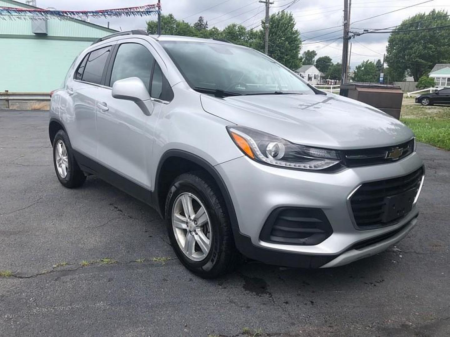 2020 Silver /BLACK Chevrolet Trax LT AWD (KL7CJPSB4LB) with an 1.4L L4 DOHC 16V engine, 6A transmission, located at 3304 Woodville Road, Northwood, OH, 43619, (419) 210-8019, 41.612694, -83.480743 - Your #1 Destination for Auto Loans and mdash;No Matter Your Credit!At our dealership, we believe everyone deserves the opportunity to drive their dream car and mdash;whether you have good credit, bad credit, or no credit at all. With a wide selection of hundreds of cars, trucks, and SUVs, you'll fin - Photo#6