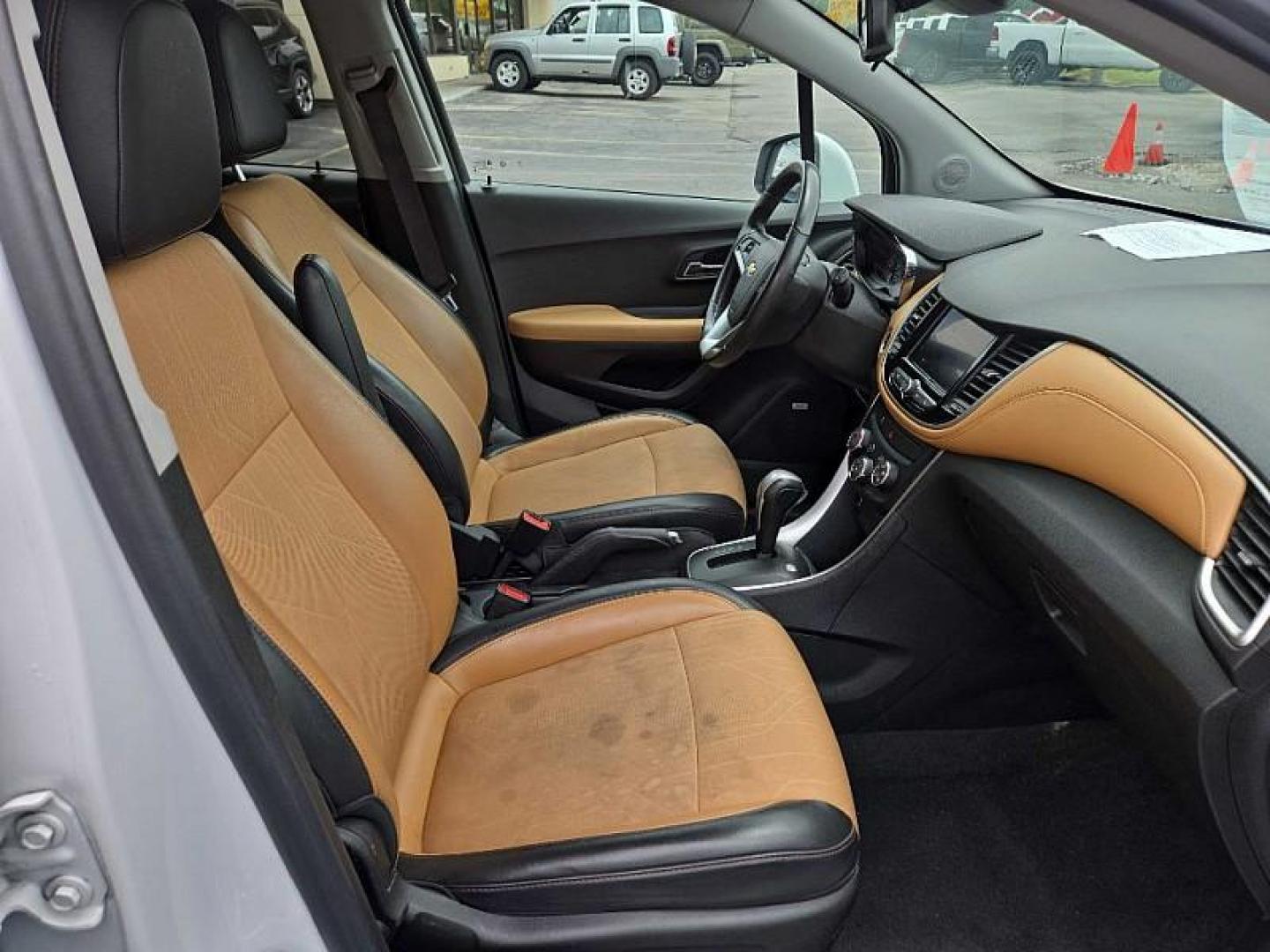 2020 White /BROWN Chevrolet Trax LT AWD (3GNCJPSB9LL) with an 1.4L L4 DOHC 16V engine, 6A transmission, located at 3304 Woodville Road, Northwood, OH, 43619, (419) 210-8019, 41.612694, -83.480743 - Your #1 Destination for Auto Loans and mdash;No Matter Your Credit!At our dealership, we believe everyone deserves the opportunity to drive their dream car and mdash;whether you have good credit, bad credit, or no credit at all. With a wide selection of hundreds of cars, trucks, and SUVs, you'll fin - Photo#16