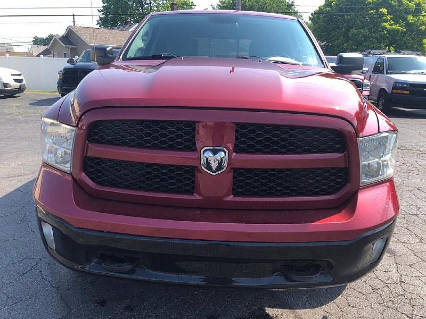 2014 RED /GRAY RAM 1500 SLT Crew Cab SWB 4WD (1C6RR7LG0ES) with an 3.6L V6 DOHC 24V FFV engine, 6-Speed Automatic transmission, located at 3304 Woodville Road, Northwood, OH, 43619, (419) 210-8019, 41.612694, -83.480743 - Your #1 Destination for Auto Loans and mdash;No Matter Your Credit!At our dealership, we believe everyone deserves the opportunity to drive their dream car and mdash;whether you have good credit, bad credit, or no credit at all. With a wide selection of hundreds of cars, trucks, and SUVs, you'll fin - Photo#7