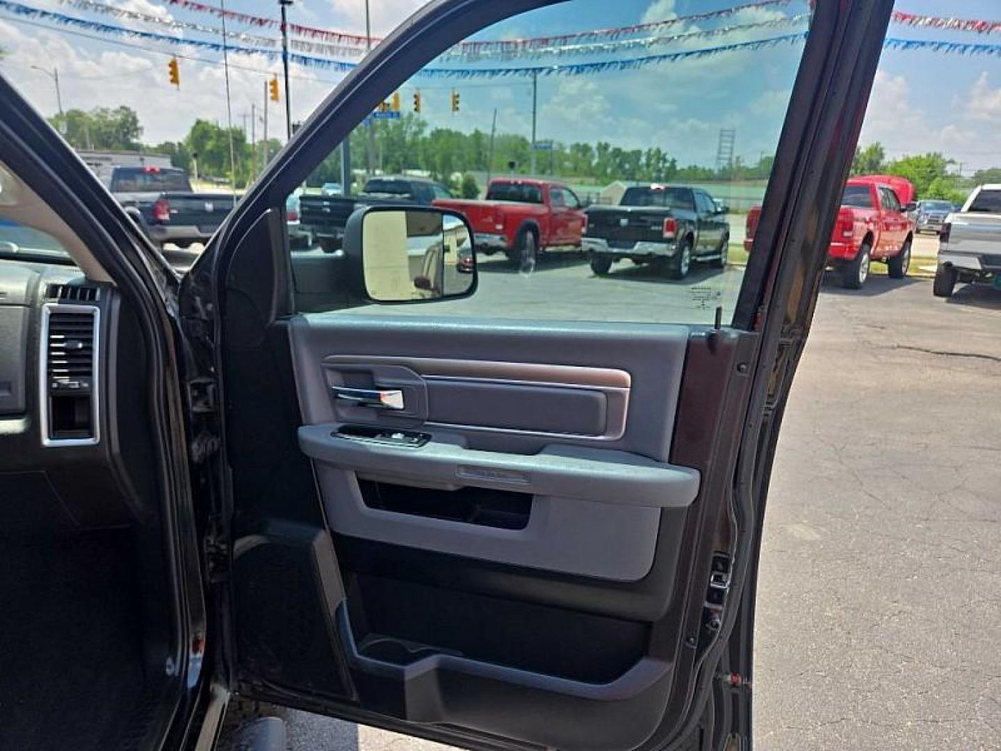 2019 BLACK /BLACK RAM 1500 SLT Crew Cab SWB 4WD (1C6RR7LM6KS) with an 3.0L V6 DIESEL engine, 8A transmission, located at 3304 Woodville Road, Northwood, OH, 43619, (419) 210-8019, 41.612694, -83.480743 - Your #1 Destination for Auto Loans and mdash;No Matter Your Credit!At our dealership, we believe everyone deserves the opportunity to drive their dream car and mdash;whether you have good credit, bad credit, or no credit at all. With a wide selection of hundreds of cars, trucks, and SUVs, you'll fin - Photo#8