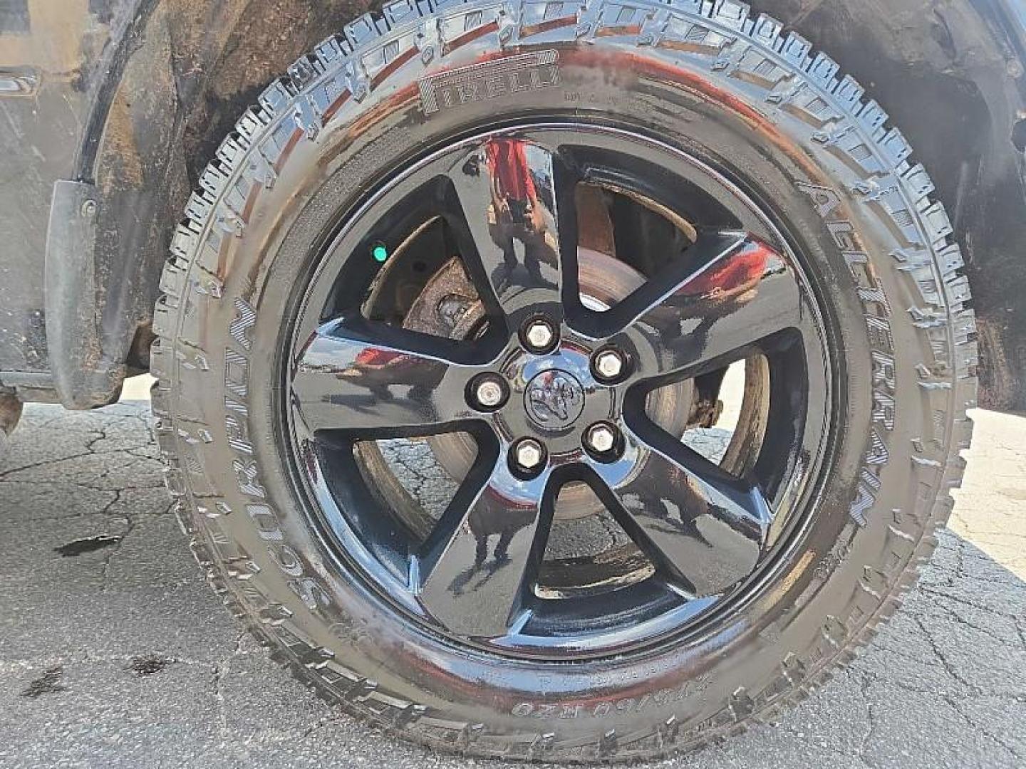 2019 BLACK /BLACK RAM 1500 SLT Crew Cab SWB 4WD (1C6RR7LM6KS) with an 3.0L V6 DIESEL engine, 8A transmission, located at 3304 Woodville Road, Northwood, OH, 43619, (419) 210-8019, 41.612694, -83.480743 - Your #1 Destination for Auto Loans and mdash;No Matter Your Credit!At our dealership, we believe everyone deserves the opportunity to drive their dream car and mdash;whether you have good credit, bad credit, or no credit at all. With a wide selection of hundreds of cars, trucks, and SUVs, you'll fin - Photo#9