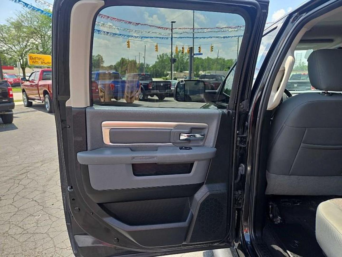 2019 BLACK /BLACK RAM 1500 SLT Crew Cab SWB 4WD (1C6RR7LM6KS) with an 3.0L V6 DIESEL engine, 8A transmission, located at 3304 Woodville Road, Northwood, OH, 43619, (419) 210-8019, 41.612694, -83.480743 - Your #1 Destination for Auto Loans and mdash;No Matter Your Credit!At our dealership, we believe everyone deserves the opportunity to drive their dream car and mdash;whether you have good credit, bad credit, or no credit at all. With a wide selection of hundreds of cars, trucks, and SUVs, you'll fin - Photo#5