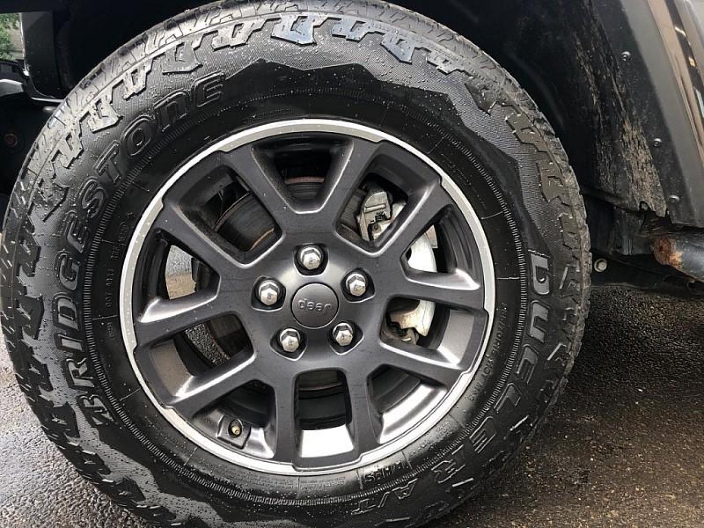 2021 GRAY /BLACK Jeep Wrangler Unlimited Sport (1C4HJXDNXMW) with an 2.0L L4 DOHC 16V TURBO engine, 6M transmission, located at 3304 Woodville Road, Northwood, OH, 43619, (419) 210-8019, 41.612694, -83.480743 - Your #1 Destination for Auto Loans and mdash;No Matter Your Credit!At our dealership, we believe everyone deserves the opportunity to drive their dream car and mdash;whether you have good credit, bad credit, or no credit at all. With a wide selection of hundreds of cars, trucks, and SUVs, you'll fin - Photo#22