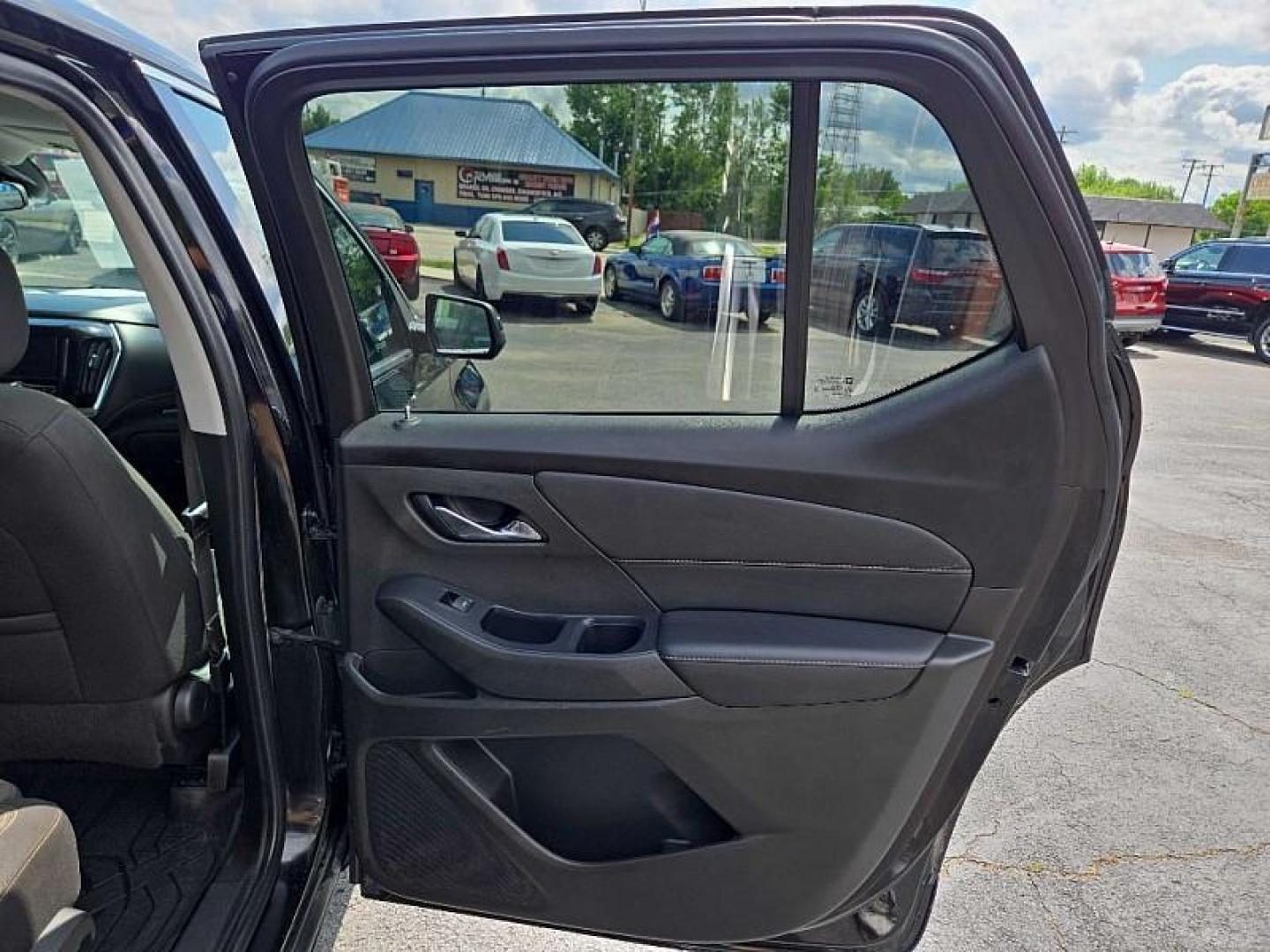 2021 BLACK /BLACK Chevrolet Traverse LS FL AWD (1GNEVLKW5MJ) with an 3.6L V6 DOHC 24V engine, 9A transmission, located at 3304 Woodville Road, Northwood, OH, 43619, (419) 210-8019, 41.612694, -83.480743 - Your #1 Destination for Auto Loans and mdash;No Matter Your Credit!At our dealership, we believe everyone deserves the opportunity to drive their dream car and mdash;whether you have good credit, bad credit, or no credit at all. With a wide selection of hundreds of cars, trucks, and SUVs, you'll fin - Photo#14