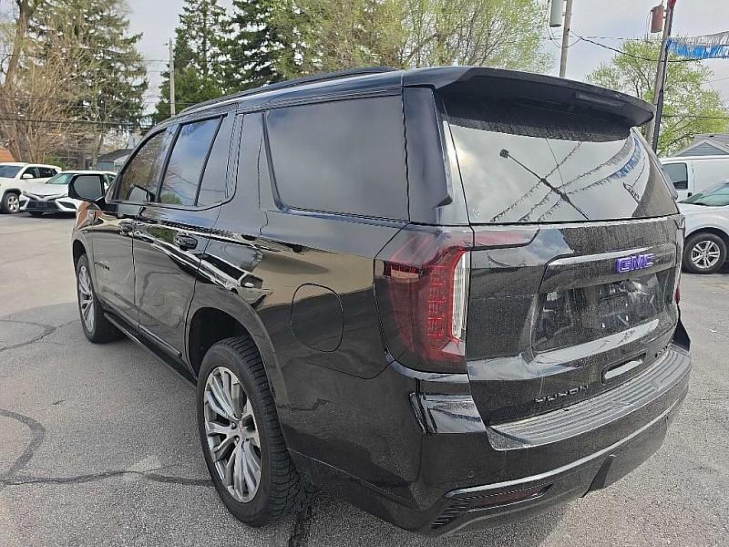 2021 BLACK /BLACK GMC Yukon Denali 4WD (1GKS2DKT4MR) with an 3.0L L6 DOHC 24V TURBO DIESEL engine, 10A transmission, located at 3304 Woodville Road, Northwood, OH, 43619, (419) 210-8019, 41.612694, -83.480743 - Your #1 Destination for Auto Loans and mdash;No Matter Your Credit!At our dealership, we believe everyone deserves the opportunity to drive their dream car and mdash;whether you have good credit, bad credit, or no credit at all. With a wide selection of hundreds of cars, trucks, and SUVs, you'll fin - Photo#2