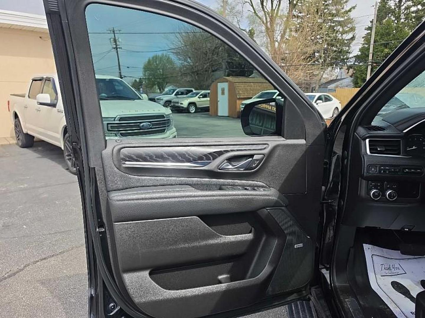 2021 BLACK /BLACK GMC Yukon Denali 4WD (1GKS2DKT4MR) with an 3.0L L6 DOHC 24V TURBO DIESEL engine, 10A transmission, located at 3304 Woodville Road, Northwood, OH, 43619, (419) 210-8019, 41.612694, -83.480743 - Your #1 Destination for Auto Loans and mdash;No Matter Your Credit!At our dealership, we believe everyone deserves the opportunity to drive their dream car and mdash;whether you have good credit, bad credit, or no credit at all. With a wide selection of hundreds of cars, trucks, and SUVs, you'll fin - Photo#8