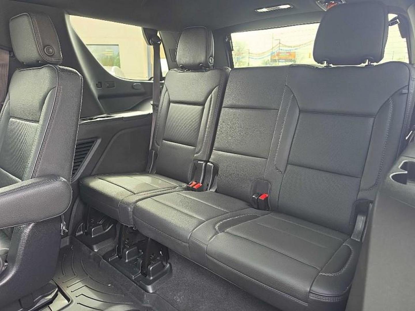 2021 BLACK /BLACK GMC Yukon Denali 4WD (1GKS2DKT4MR) with an 3.0L L6 DOHC 24V TURBO DIESEL engine, 10A transmission, located at 3304 Woodville Road, Northwood, OH, 43619, (419) 210-8019, 41.612694, -83.480743 - Your #1 Destination for Auto Loans and mdash;No Matter Your Credit!At our dealership, we believe everyone deserves the opportunity to drive their dream car and mdash;whether you have good credit, bad credit, or no credit at all. With a wide selection of hundreds of cars, trucks, and SUVs, you'll fin - Photo#12