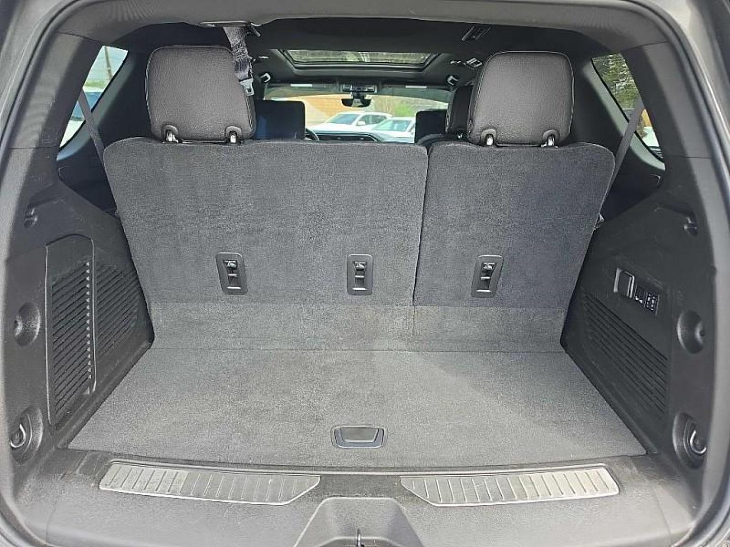 2021 BLACK /BLACK GMC Yukon Denali 4WD (1GKS2DKT4MR) with an 3.0L L6 DOHC 24V TURBO DIESEL engine, 10A transmission, located at 3304 Woodville Road, Northwood, OH, 43619, (419) 210-8019, 41.612694, -83.480743 - Your #1 Destination for Auto Loans and mdash;No Matter Your Credit!At our dealership, we believe everyone deserves the opportunity to drive their dream car and mdash;whether you have good credit, bad credit, or no credit at all. With a wide selection of hundreds of cars, trucks, and SUVs, you'll fin - Photo#14