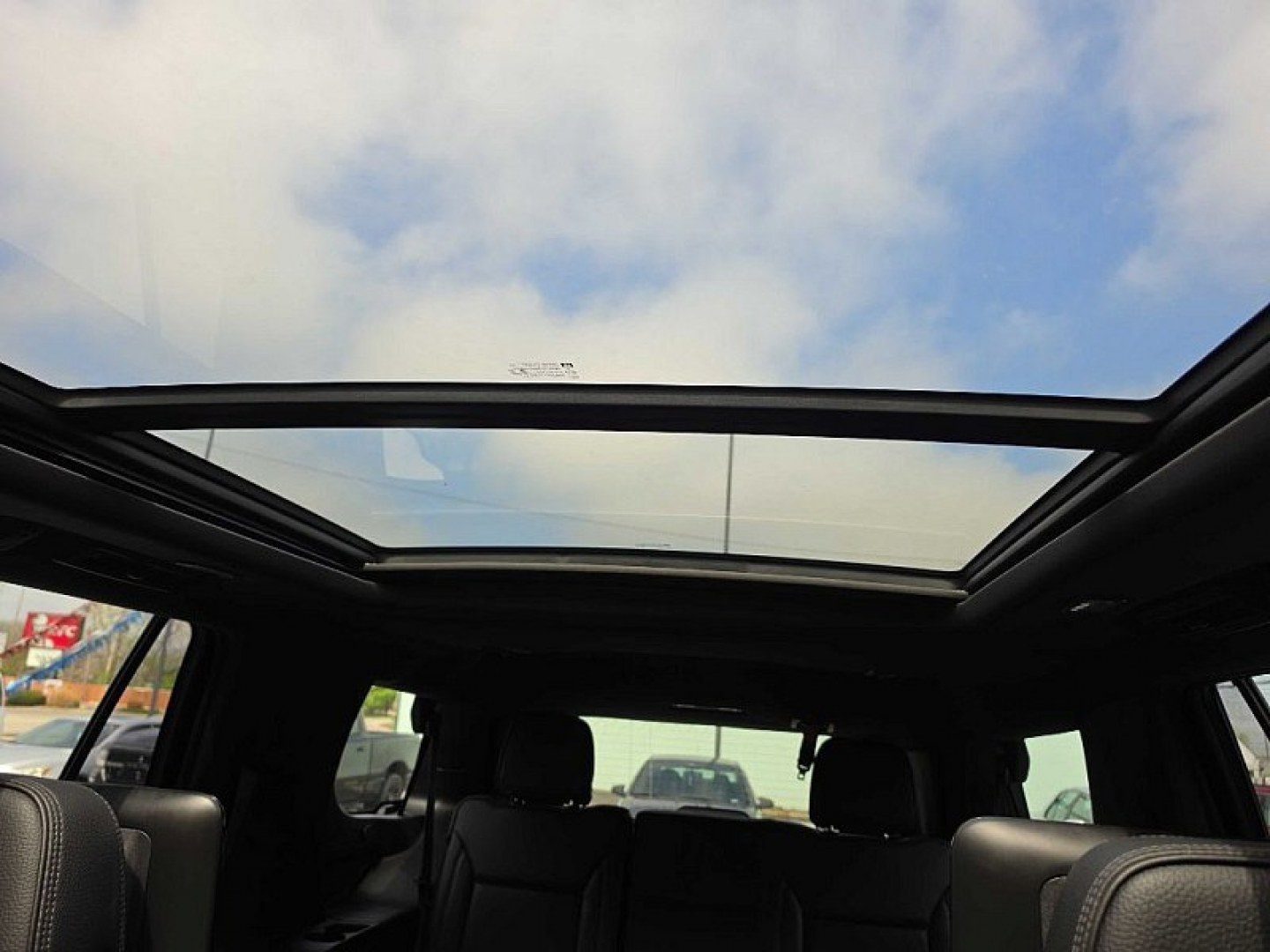 2021 BLACK /BLACK GMC Yukon Denali 4WD (1GKS2DKT4MR) with an 3.0L L6 DOHC 24V TURBO DIESEL engine, 10A transmission, located at 3304 Woodville Road, Northwood, OH, 43619, (419) 210-8019, 41.612694, -83.480743 - Your #1 Destination for Auto Loans and mdash;No Matter Your Credit!At our dealership, we believe everyone deserves the opportunity to drive their dream car and mdash;whether you have good credit, bad credit, or no credit at all. With a wide selection of hundreds of cars, trucks, and SUVs, you'll fin- Photo#34