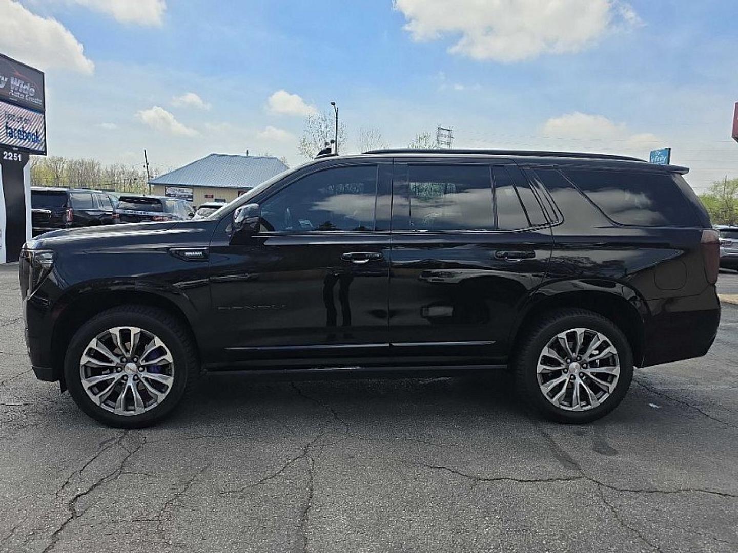2021 BLACK /BLACK GMC Yukon Denali 4WD (1GKS2DKT4MR) with an 3.0L L6 DOHC 24V TURBO DIESEL engine, 10A transmission, located at 3304 Woodville Road, Northwood, OH, 43619, (419) 210-8019, 41.612694, -83.480743 - Your #1 Destination for Auto Loans and mdash;No Matter Your Credit!At our dealership, we believe everyone deserves the opportunity to drive their dream car and mdash;whether you have good credit, bad credit, or no credit at all. With a wide selection of hundreds of cars, trucks, and SUVs, you'll fin- Photo#48