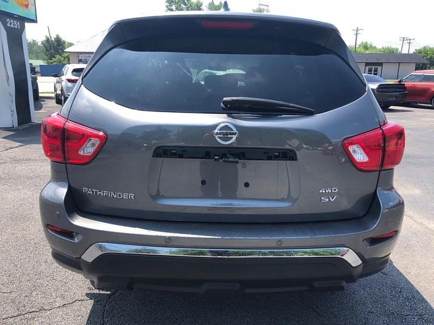 2019 GRAY /BLACK Nissan Pathfinder S 4WD (5N1DR2MM9KC) with an 3.5L V6 DOHC 24V engine, CVT transmission, located at 3304 Woodville Road, Northwood, OH, 43619, (419) 210-8019, 41.612694, -83.480743 - Your #1 Destination for Auto Loans and mdash;No Matter Your Credit!At our dealership, we believe everyone deserves the opportunity to drive their dream car and mdash;whether you have good credit, bad credit, or no credit at all. With a wide selection of hundreds of cars, trucks, and SUVs, you'll fin - Photo#3
