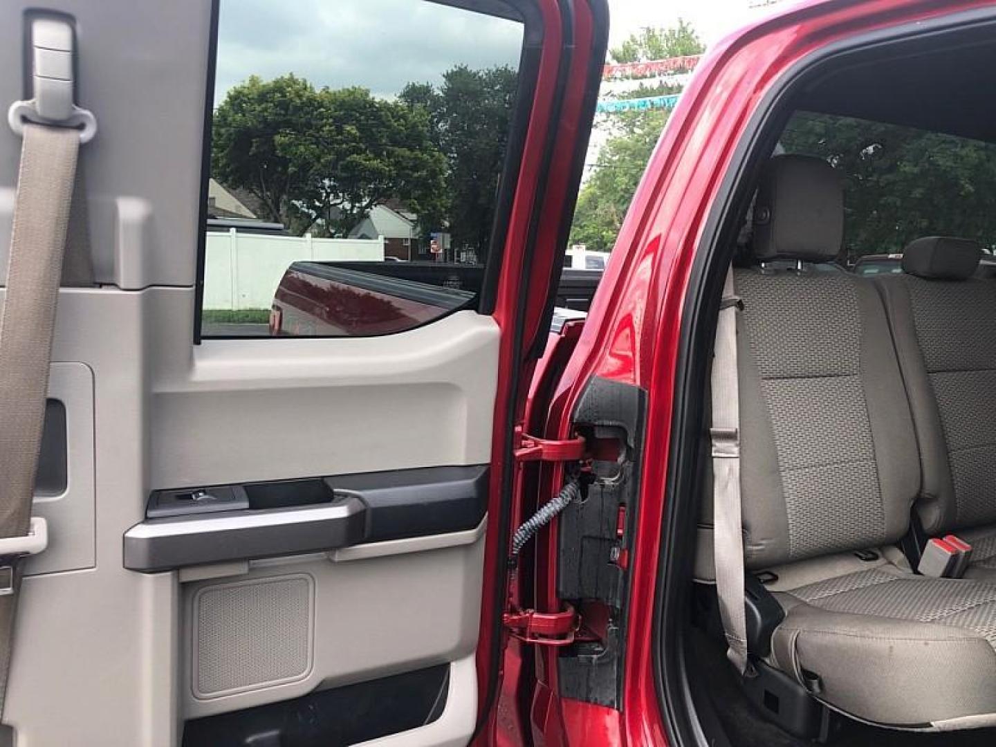 2019 RED /BEIGE Ford F-150 XL SuperCab 8-ft. Bed 4WD (1FTFX1E48KK) with an 3.5L V6 DOHC 24V engine, 6A transmission, located at 3304 Woodville Road, Northwood, OH, 43619, (419) 210-8019, 41.612694, -83.480743 - Your #1 Destination for Auto Loans and mdash;No Matter Your Credit!At our dealership, we believe everyone deserves the opportunity to drive their dream car and mdash;whether you have good credit, bad credit, or no credit at all. With a wide selection of hundreds of cars, trucks, and SUVs, you'll fin - Photo#15