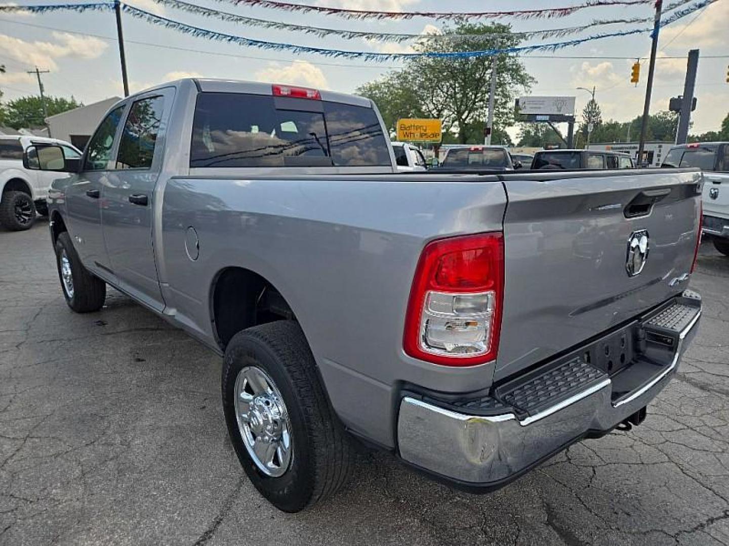 2022 SILVER /BLACK RAM 2500 Tradesman Crew Cab SWB 4WD (3C6UR5CJ2NG) with an 6.4L V8 engine, 6A transmission, located at 3304 Woodville Road, Northwood, OH, 43619, (419) 210-8019, 41.612694, -83.480743 - Your #1 Destination for Auto Loans and mdash;No Matter Your Credit!At our dealership, we believe everyone deserves the opportunity to drive their dream car and mdash;whether you have good credit, bad credit, or no credit at all. With a wide selection of hundreds of cars, trucks, and SUVs, you'll fin - Photo#2