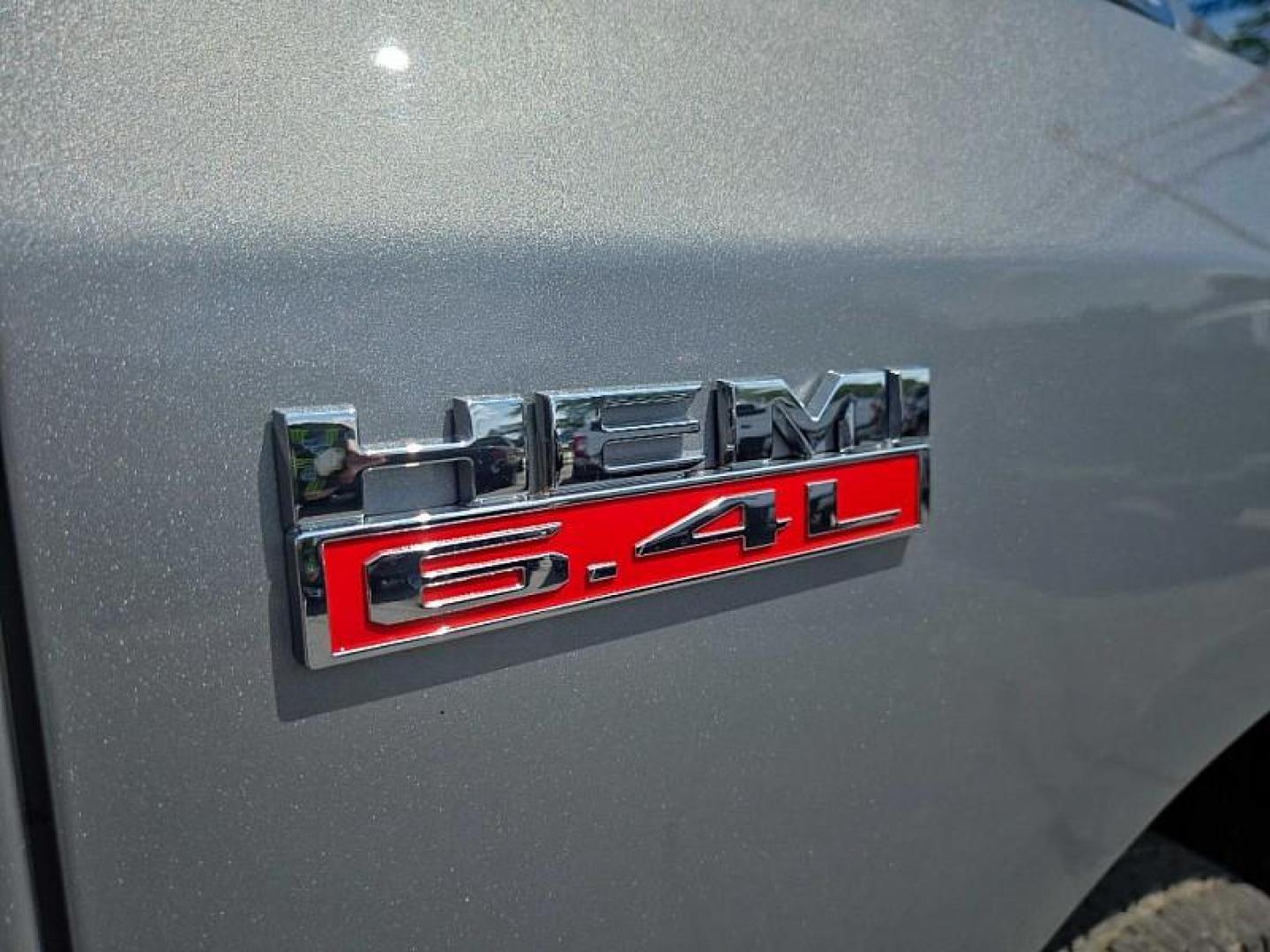 2022 SILVER /BLACK RAM 2500 Tradesman Crew Cab SWB 4WD (3C6UR5CJ2NG) with an 6.4L V8 engine, 6A transmission, located at 3304 Woodville Road, Northwood, OH, 43619, (419) 210-8019, 41.612694, -83.480743 - Your #1 Destination for Auto Loans and mdash;No Matter Your Credit!At our dealership, we believe everyone deserves the opportunity to drive their dream car and mdash;whether you have good credit, bad credit, or no credit at all. With a wide selection of hundreds of cars, trucks, and SUVs, you'll fin - Photo#15