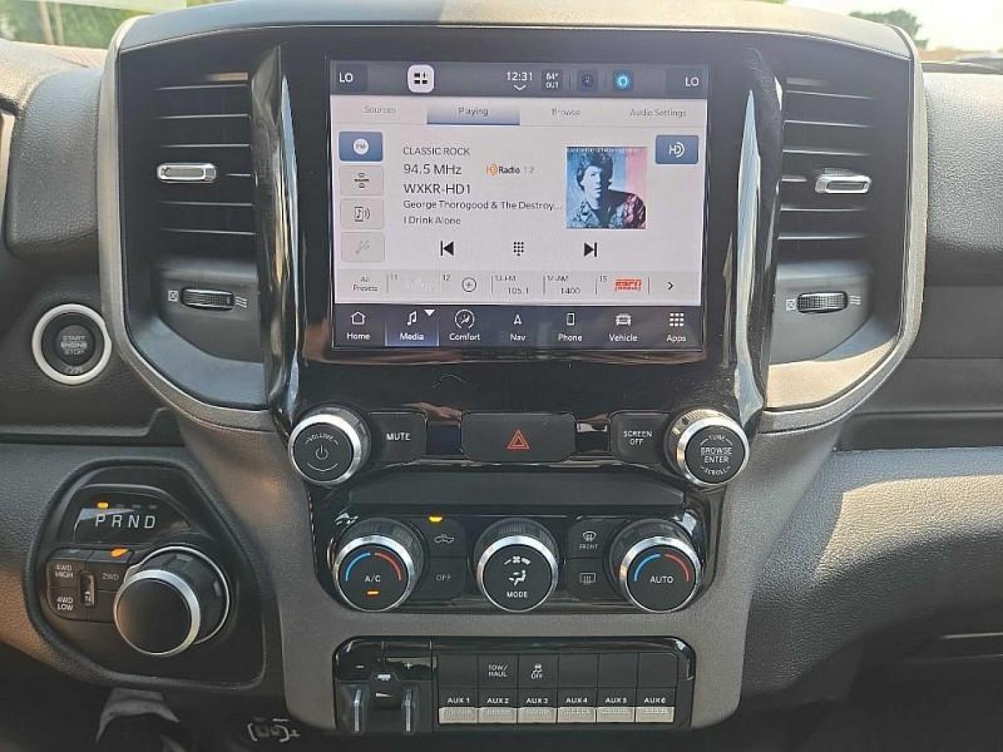 2022 SILVER /BLACK RAM 2500 Tradesman Crew Cab SWB 4WD (3C6UR5CJ2NG) with an 6.4L V8 engine, 6A transmission, located at 3304 Woodville Road, Northwood, OH, 43619, (419) 210-8019, 41.612694, -83.480743 - Your #1 Destination for Auto Loans and mdash;No Matter Your Credit!At our dealership, we believe everyone deserves the opportunity to drive their dream car and mdash;whether you have good credit, bad credit, or no credit at all. With a wide selection of hundreds of cars, trucks, and SUVs, you'll fin - Photo#19