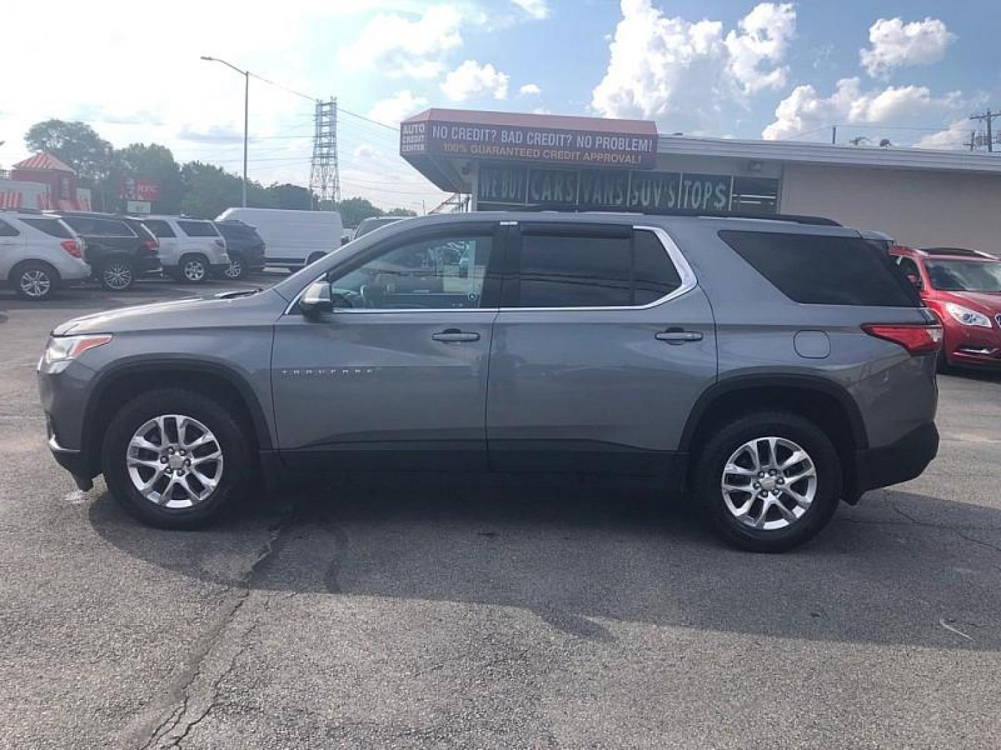 2019 GRAY /BLACK Chevrolet Traverse LT Cloth AWD (1GNEVGKW0KJ) with an 3.6L V6 DOHC 24V engine, 9A transmission, located at 3304 Woodville Road, Northwood, OH, 43619, (419) 210-8019, 41.612694, -83.480743 - Your #1 Destination for Auto Loans and mdash;No Matter Your Credit!At our dealership, we believe everyone deserves the opportunity to drive their dream car and mdash;whether you have good credit, bad credit, or no credit at all. With a wide selection of hundreds of cars, trucks, and SUVs, you'll fin - Photo#1