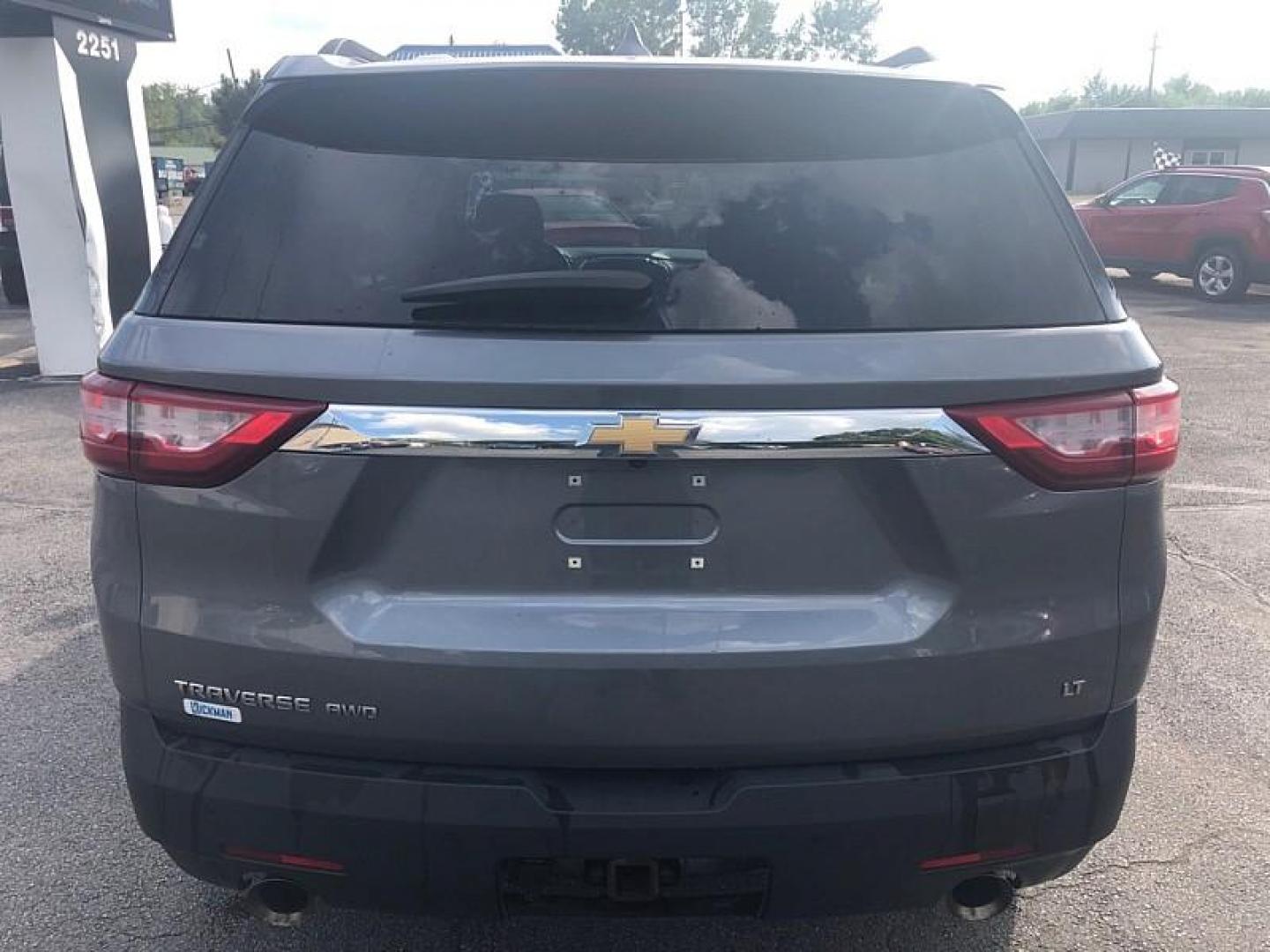 2019 GRAY /BLACK Chevrolet Traverse LT Cloth AWD (1GNEVGKW0KJ) with an 3.6L V6 DOHC 24V engine, 9A transmission, located at 3304 Woodville Road, Northwood, OH, 43619, (419) 210-8019, 41.612694, -83.480743 - Your #1 Destination for Auto Loans and mdash;No Matter Your Credit!At our dealership, we believe everyone deserves the opportunity to drive their dream car and mdash;whether you have good credit, bad credit, or no credit at all. With a wide selection of hundreds of cars, trucks, and SUVs, you'll fin - Photo#3