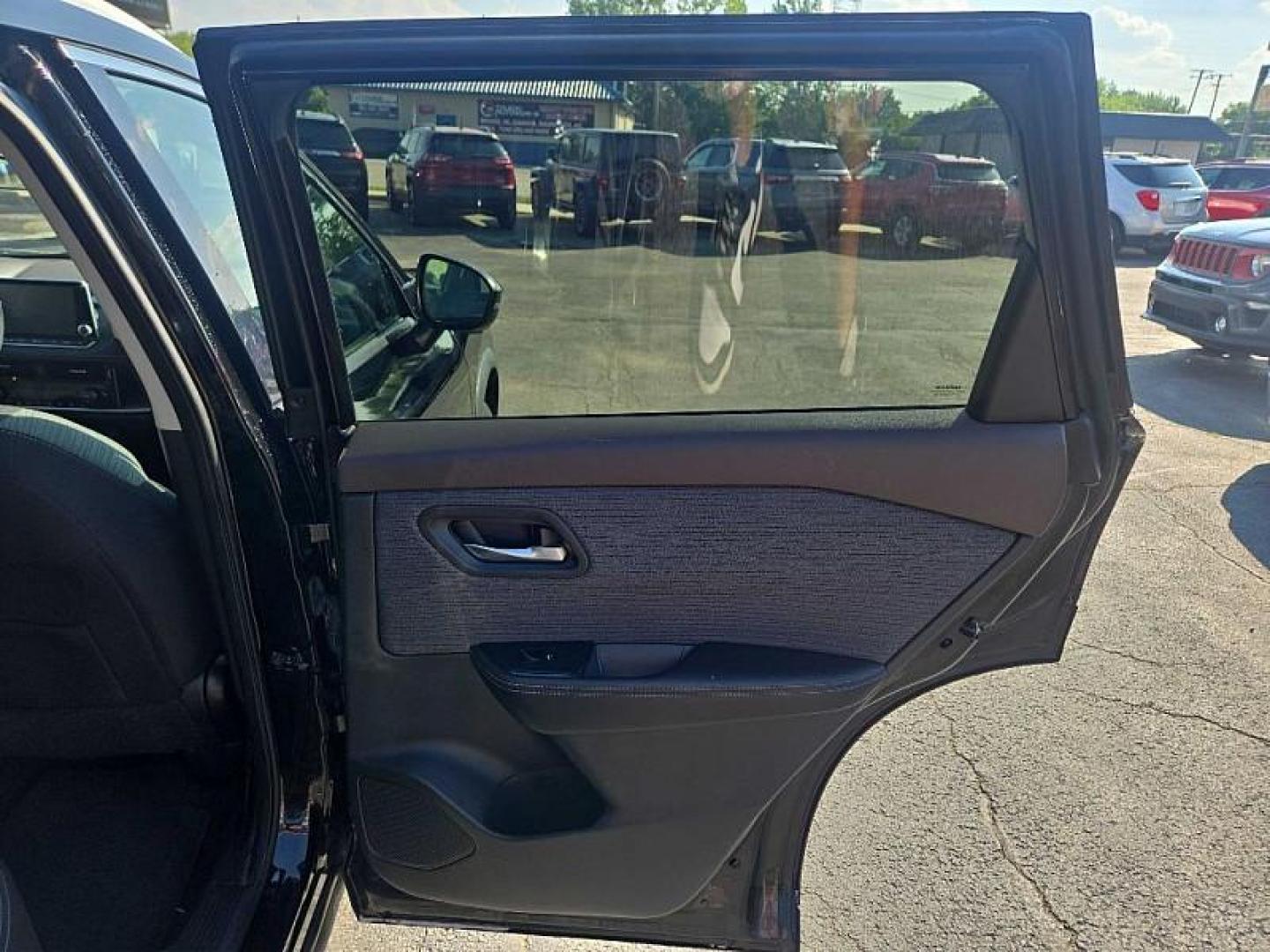 2021 BLACK /BLACK Nissan Rogue SV AWD (5N1AT3BB8MC) with an 2.5L L4 DOHC 16V engine, CVT transmission, located at 3304 Woodville Road, Northwood, OH, 43619, (419) 210-8019, 41.612694, -83.480743 - Your #1 Destination for Auto Loans and mdash;No Matter Your Credit!At our dealership, we believe everyone deserves the opportunity to drive their dream car and mdash;whether you have good credit, bad credit, or no credit at all. With a wide selection of hundreds of cars, trucks, and SUVs, you'll fin - Photo#13