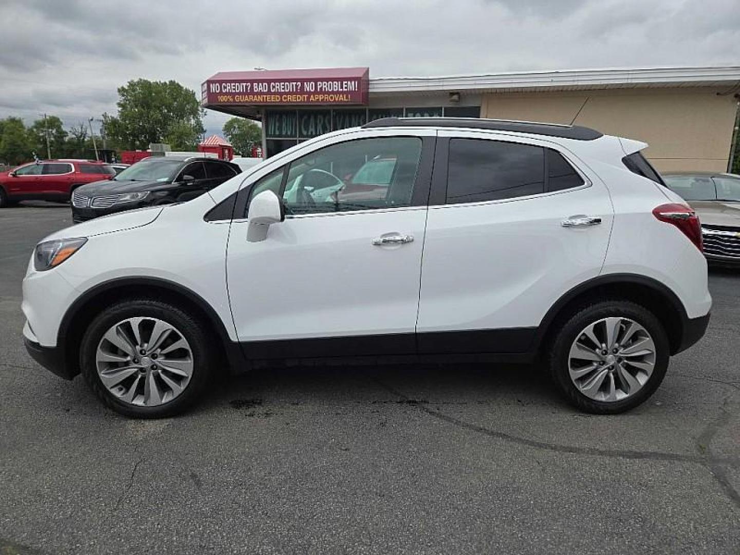 2020 WHITE /BLACK Buick Encore Preferred AWD (KL4CJESBXLB) with an 1.4L L4 DOHC 16V TURBO engine, 6A transmission, located at 3304 Woodville Road, Northwood, OH, 43619, (419) 210-8019, 41.612694, -83.480743 - Your #1 Destination for Auto Loans and mdash;No Matter Your Credit!At our dealership, we believe everyone deserves the opportunity to drive their dream car and mdash;whether you have good credit, bad credit, or no credit at all. With a wide selection of hundreds of cars, trucks, and SUVs, you'll fin - Photo#1