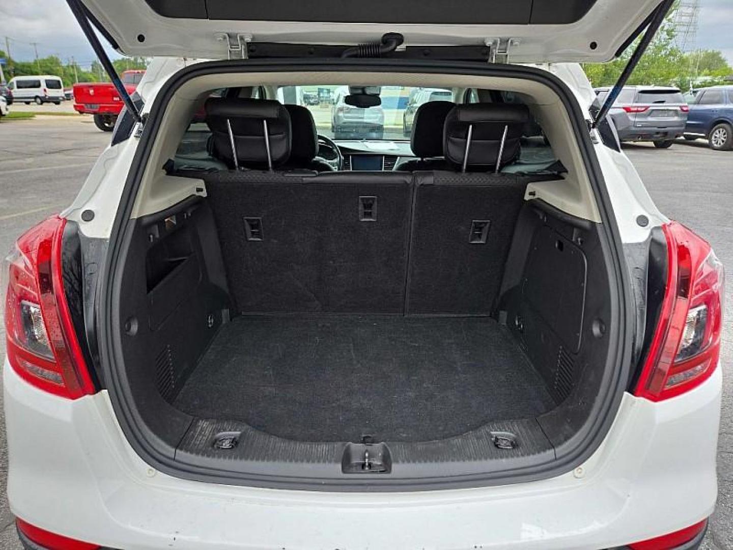 2020 WHITE /BLACK Buick Encore Preferred AWD (KL4CJESBXLB) with an 1.4L L4 DOHC 16V TURBO engine, 6A transmission, located at 3304 Woodville Road, Northwood, OH, 43619, (419) 210-8019, 41.612694, -83.480743 - Your #1 Destination for Auto Loans and mdash;No Matter Your Credit!At our dealership, we believe everyone deserves the opportunity to drive their dream car and mdash;whether you have good credit, bad credit, or no credit at all. With a wide selection of hundreds of cars, trucks, and SUVs, you'll fin - Photo#12