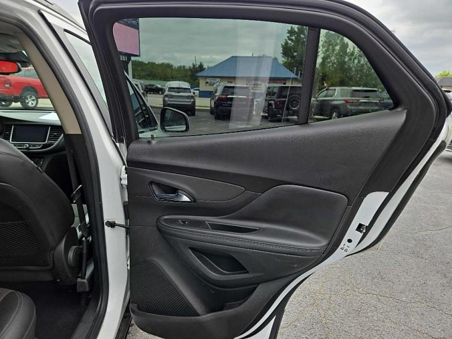 2020 WHITE /BLACK Buick Encore Preferred AWD (KL4CJESBXLB) with an 1.4L L4 DOHC 16V TURBO engine, 6A transmission, located at 3304 Woodville Road, Northwood, OH, 43619, (419) 210-8019, 41.612694, -83.480743 - Your #1 Destination for Auto Loans and mdash;No Matter Your Credit!At our dealership, we believe everyone deserves the opportunity to drive their dream car and mdash;whether you have good credit, bad credit, or no credit at all. With a wide selection of hundreds of cars, trucks, and SUVs, you'll fin - Photo#13